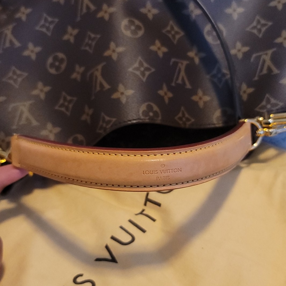 ⚘️Beautiful Louis Vuitton Metis Hobo⚘️ - Picture 10 of 16